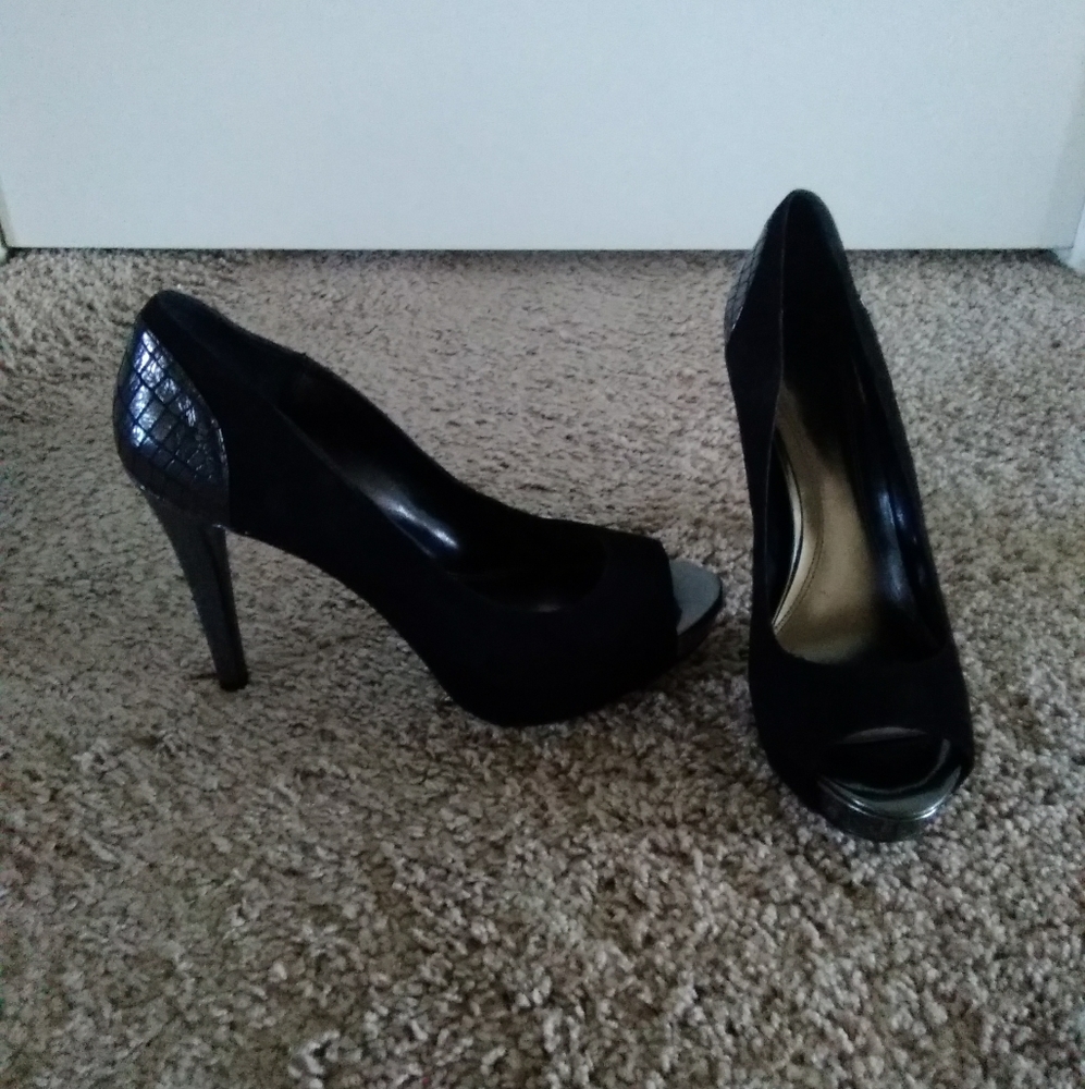 Giselle Black Heels size 9.5 M Carlos Falchi